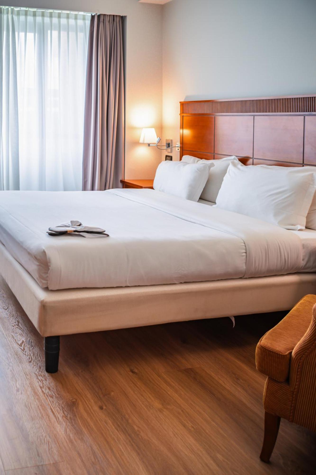 Mercure Leonardo Da Vinci Rome Airport Fiumicino Exterior photo