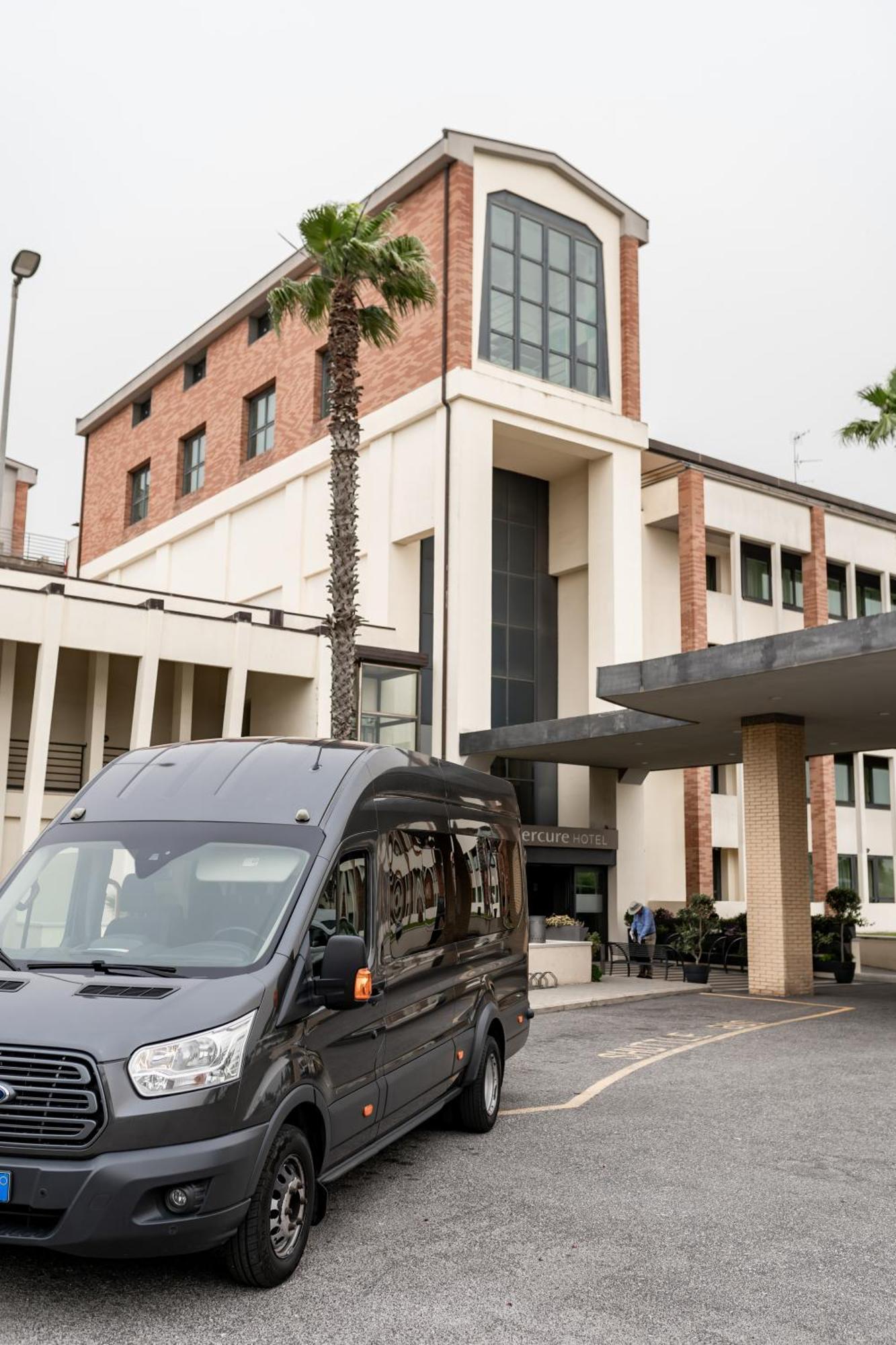 Mercure Leonardo Da Vinci Rome Airport Fiumicino Exterior photo