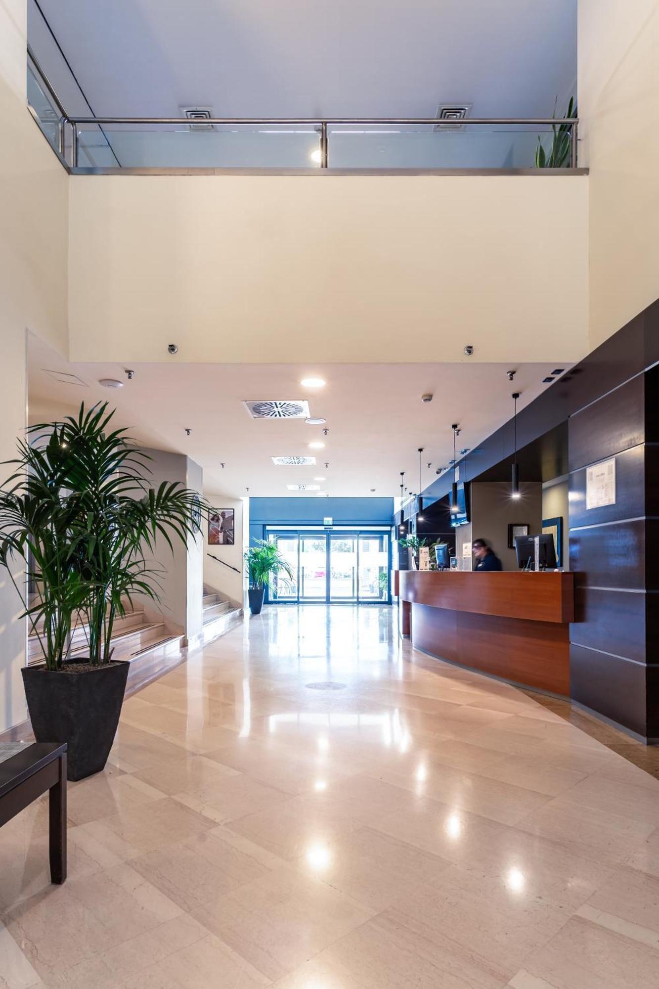 Mercure Leonardo Da Vinci Rome Airport Fiumicino Exterior photo