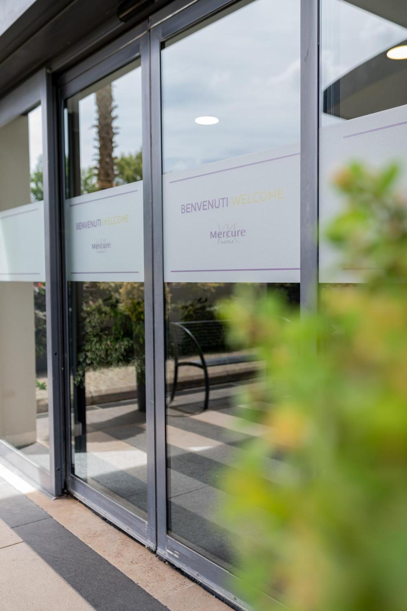 Mercure Leonardo Da Vinci Rome Airport Fiumicino Exterior photo